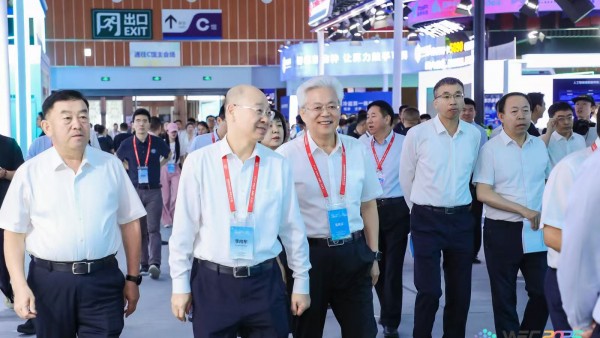自治区领导巡展CCF HPC China 2025，维云信息科技展台获高度关注！