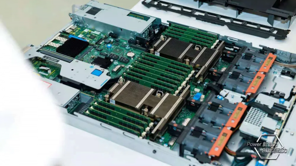 DDR5内存比DDR4热得多 集成电压调节所致
